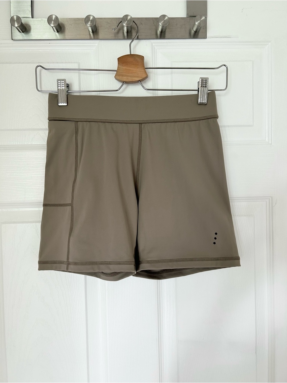 REC GEN (Australia) Hold 5" Short - Colour Stone - size M